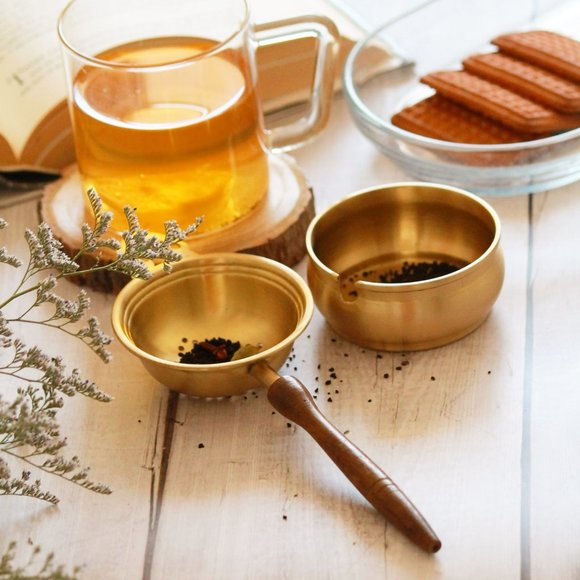 Antique Look Loose Leaf Tea Strainer in Brass & Wood with Resting Bowl - Picture 3 of 5